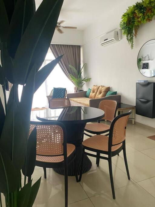 Urban Oasis Retreat Apartment *